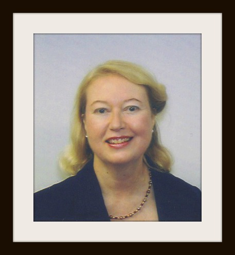 Ellen_Gilmer_portraitphoto_BIZ_Framed_F_8_2014